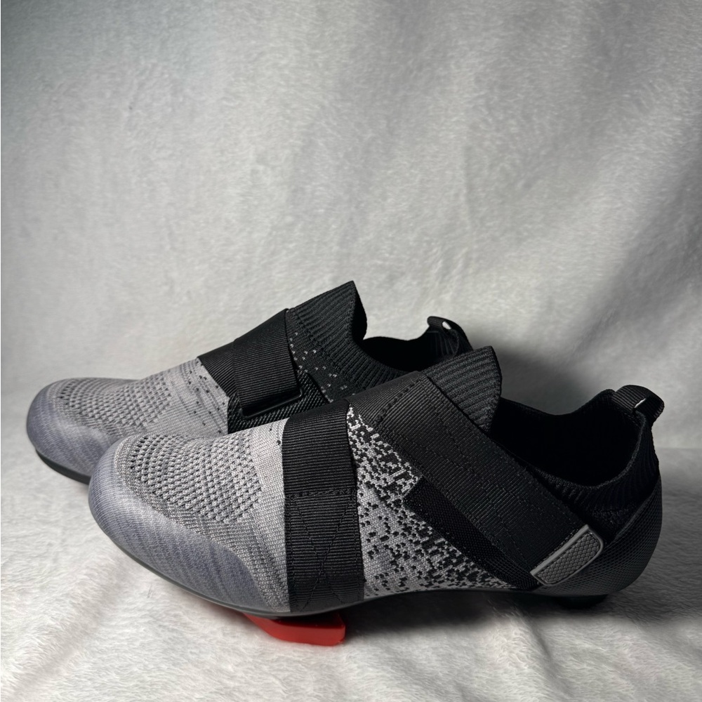 VikoViren Cycling Shoes Women’s or Men’s 6.5 or 7